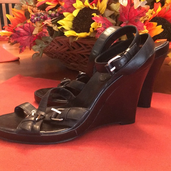 BCBGirls black sz 9 strap wedge - Picture 3 of 8